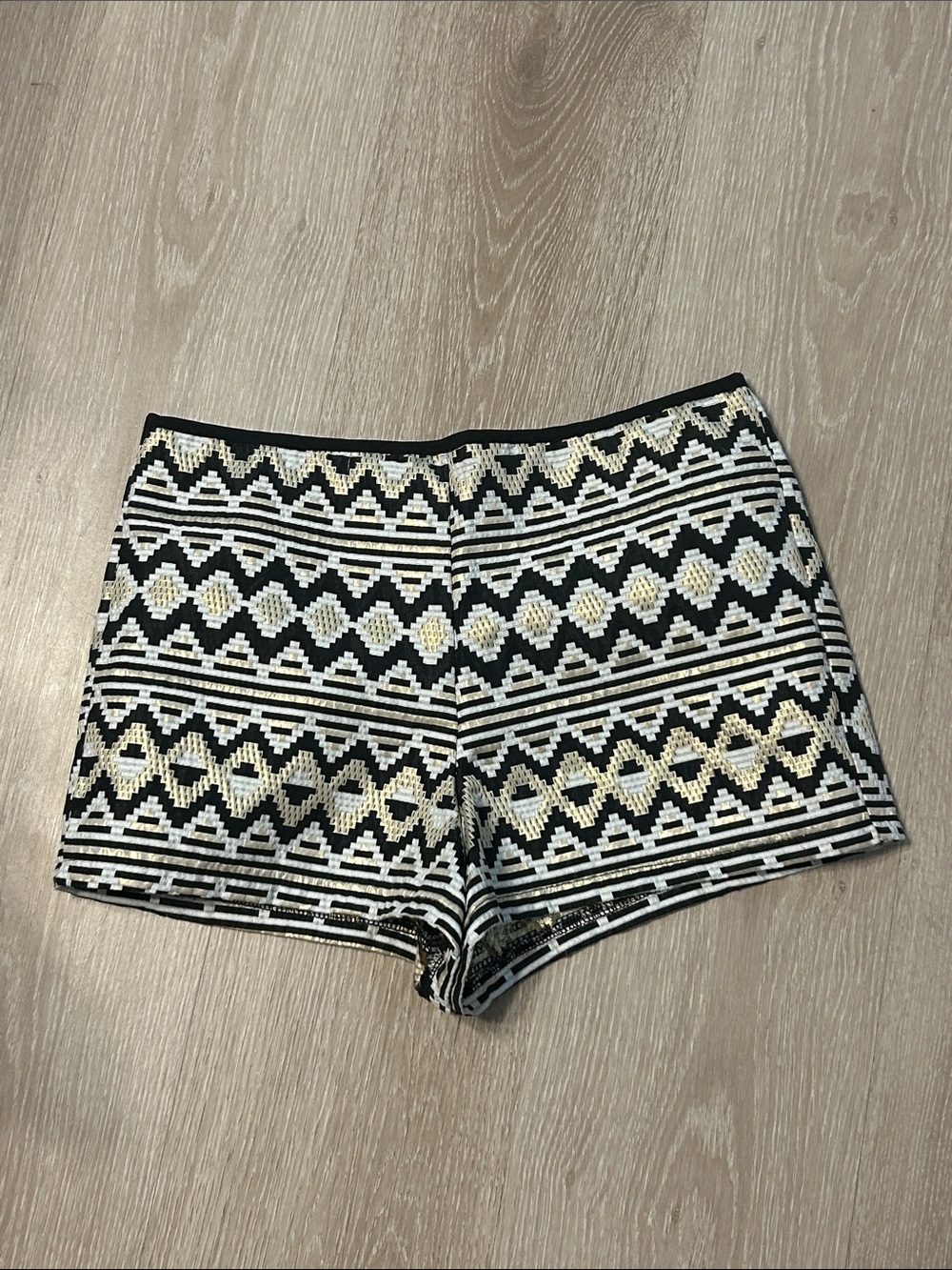 One Clothing Los Angeles Geometric Patterned High Waisted Women’s Shorts sz Smal